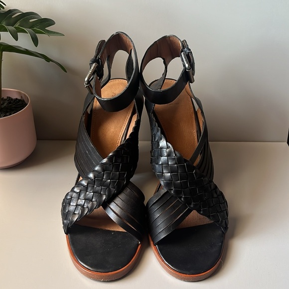 Frye Sara Sandal Heel - Picture 3 of 16